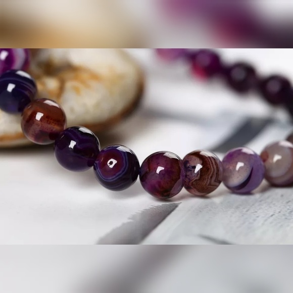 💛 Purple Striped Agate Beaded Bracelet - Picture 4 of 7